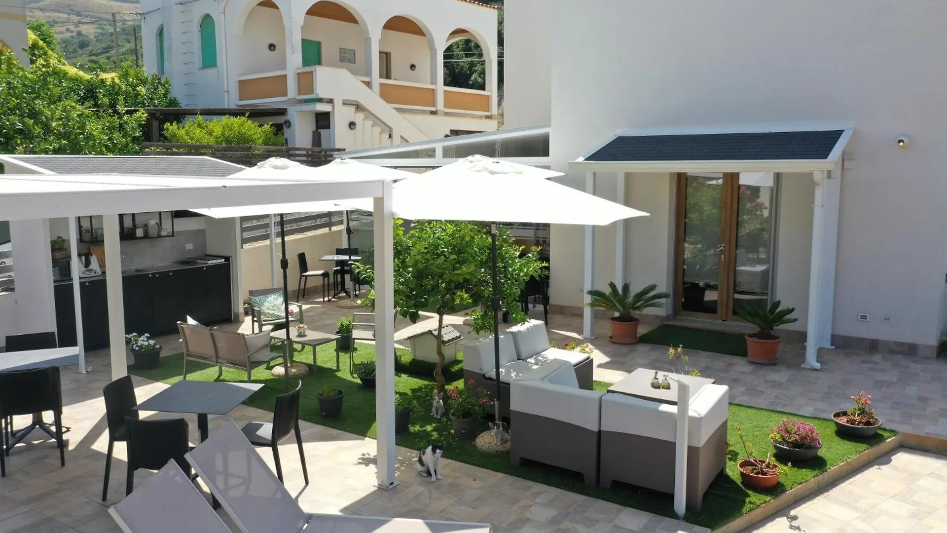 Bed and Breakfast La Dama San Vito Lo Capo 0*,